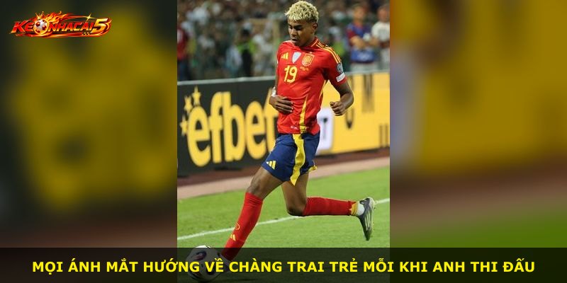 Mọi ánh mắt hướng về chàng trai trẻ mỗi khi anh thi đấu